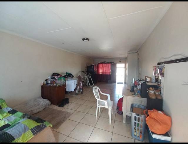 2 BEDROOM APARTMENT FOR SALE IN WINDSOR EAST